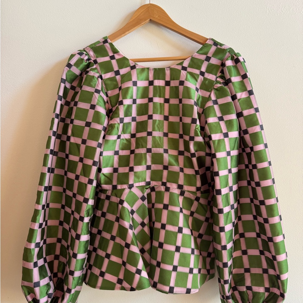Boxy Green and Pink Blouse with Long Sleeves